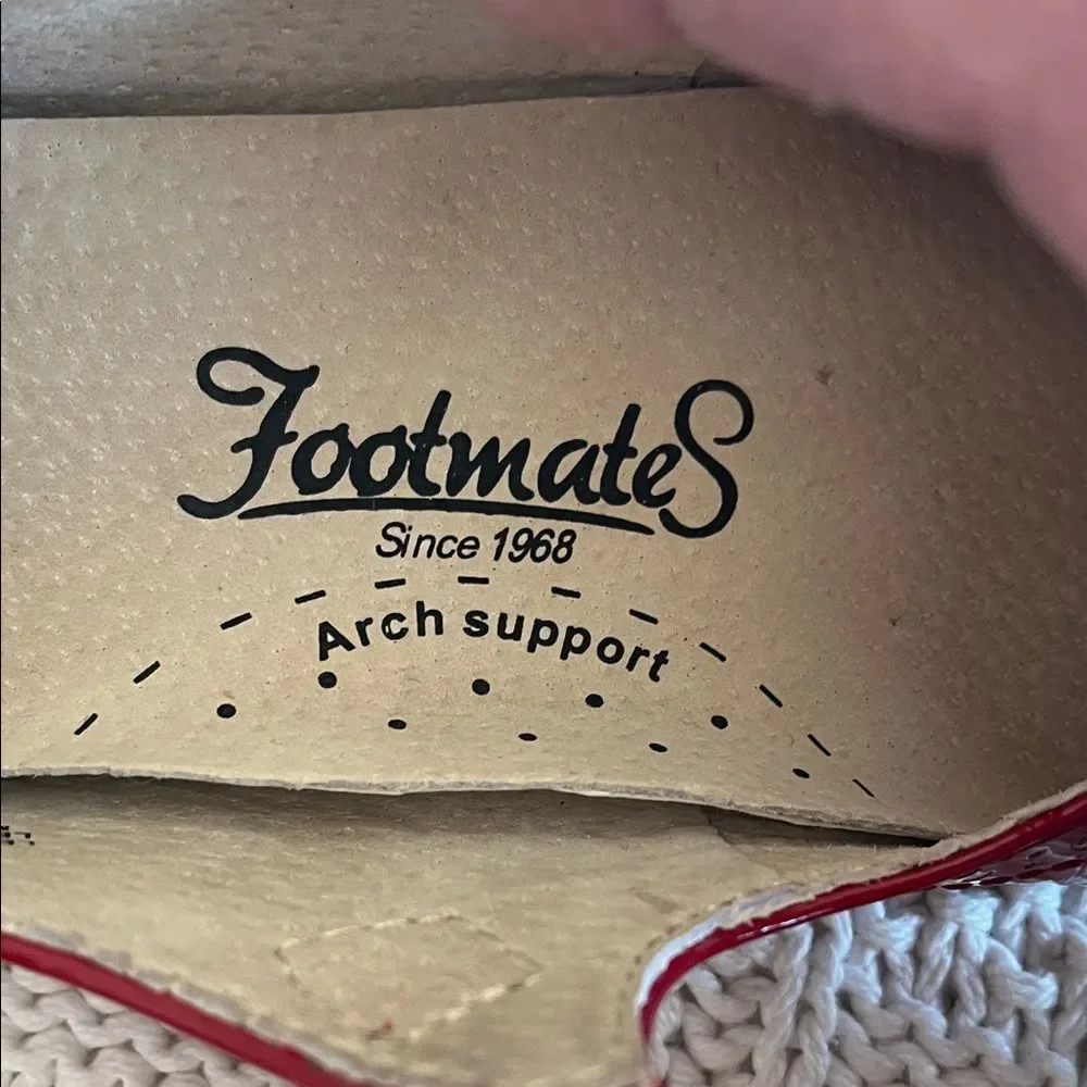 Footmates Emma Patent Leather in Richmond Red Size 1 Big Kid Medium Width